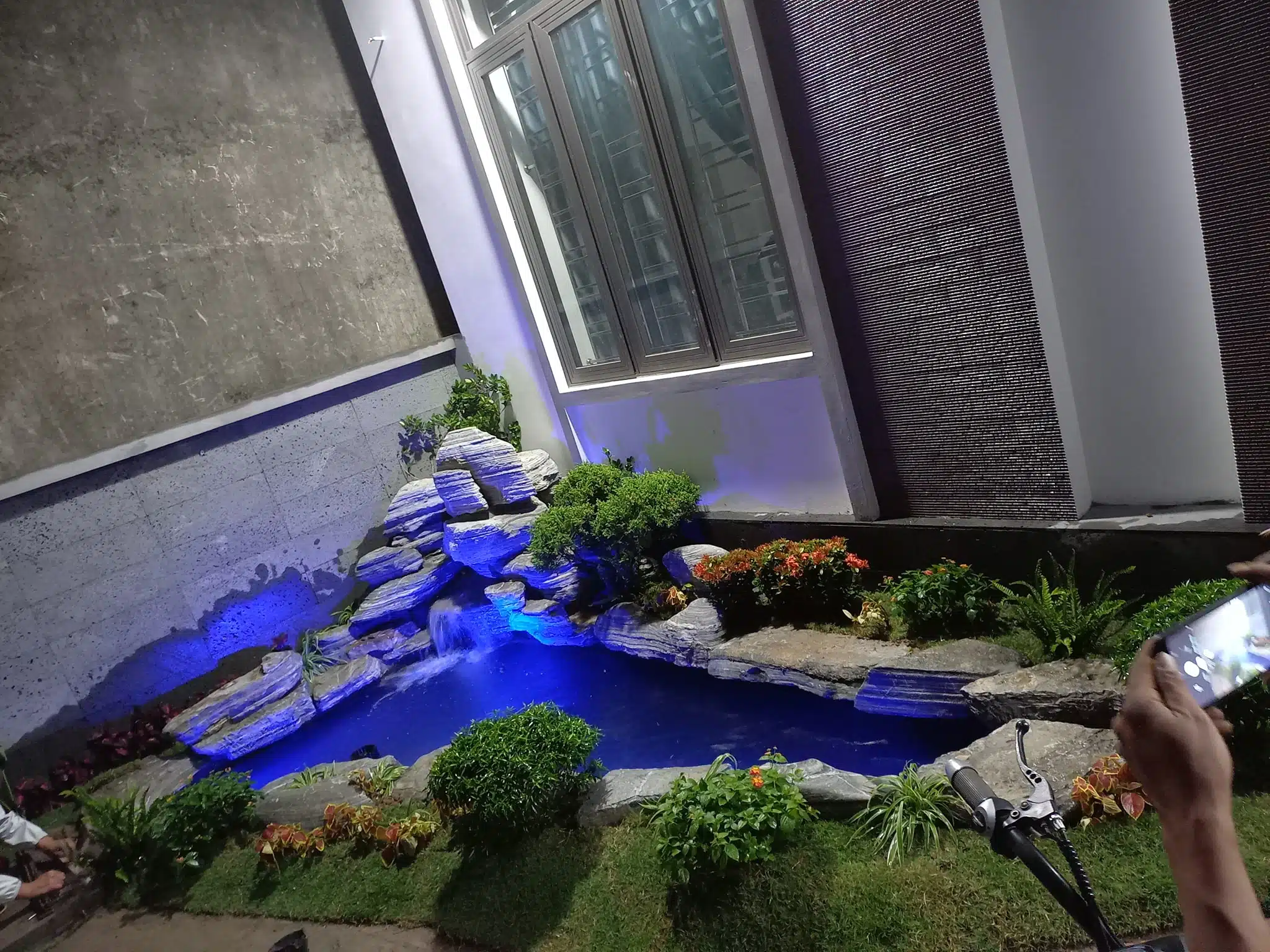 Sân Vườn Hồ Koi Tuyệt Đẹp Cho Biệt Thự – Vinhomes Thăng Long