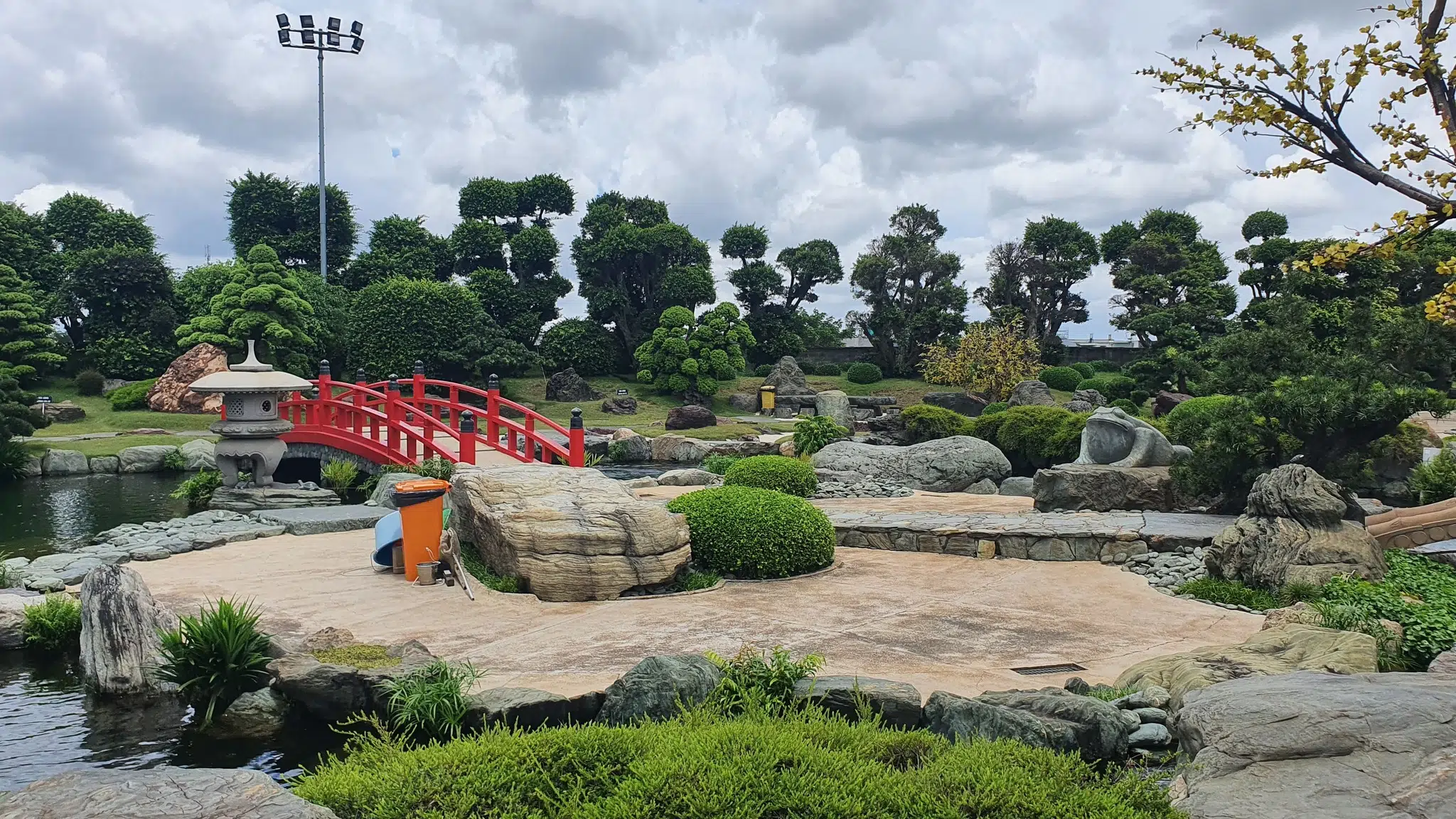 4 Khó Khăn Cơ Bản Để Thiết Kế Hồ Cá Koi