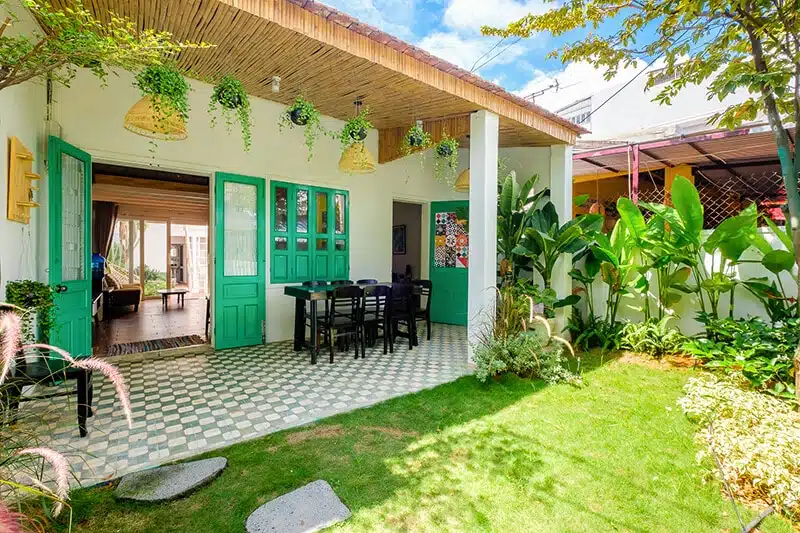 Sân Vườn Phông Cảnh Địa Trung Hải
