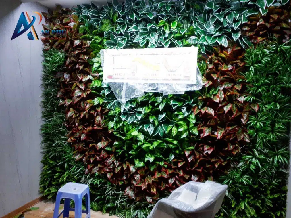 Vườn tường cho văn phòng tai shop house Vinhome