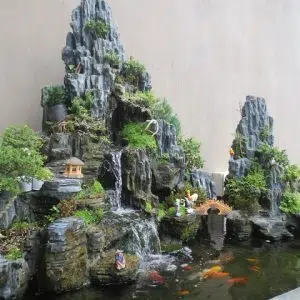 Bố Trí Hòn Non Bộ Hợp Phong Thủy Trong Sân Vườn Tiểu Cảnh