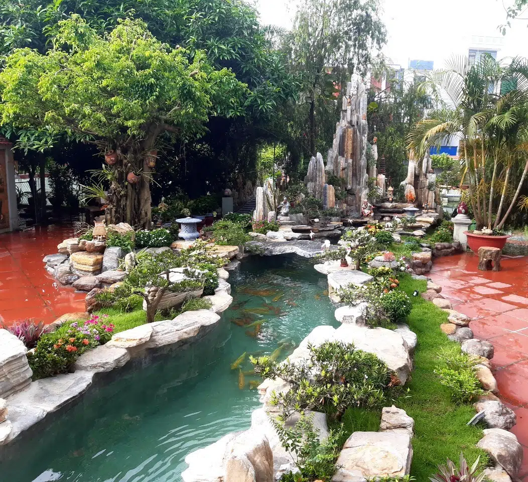 Bố Trí Hòn Non Bộ Hợp Phong Thủy Trong Sân Vườn Tiểu Cảnh